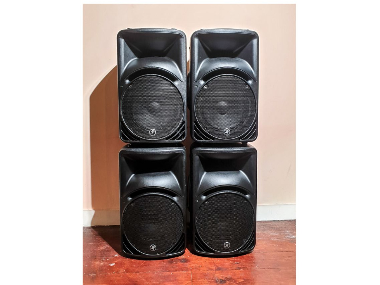 4x speakers, 4x stand, mixer - sound system - 2x shure mic sm58