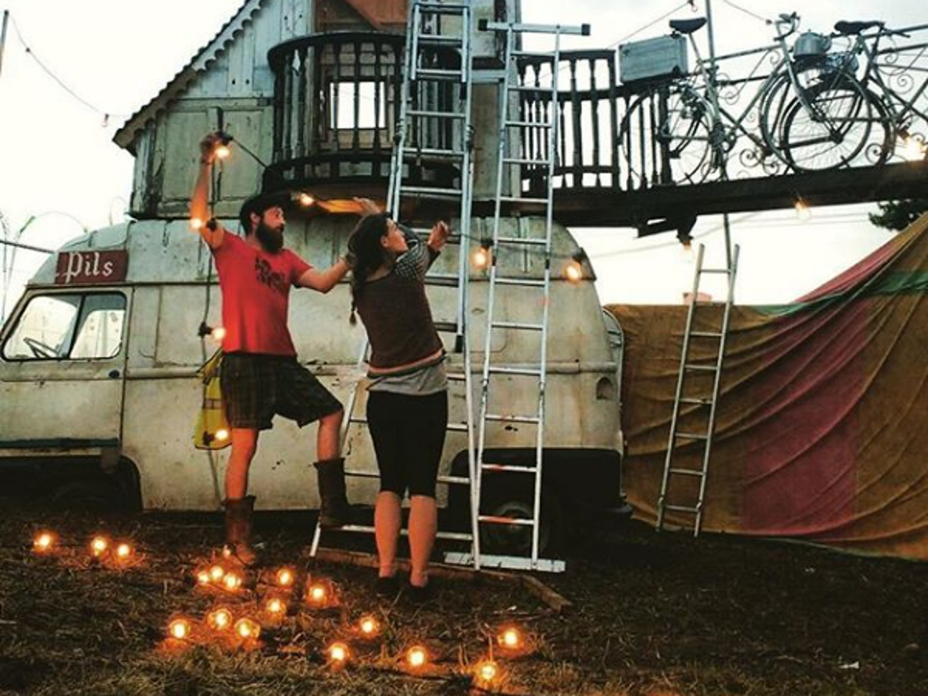 50m festoon (1m spacing) with bulbs