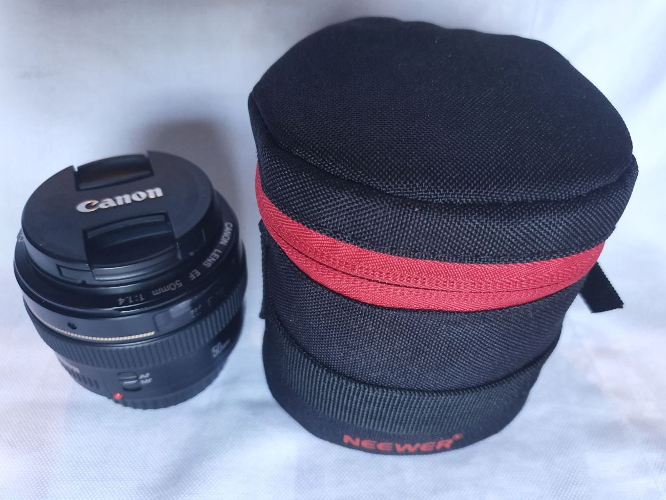 Canon ef 50mm f/1.4 usm len with case