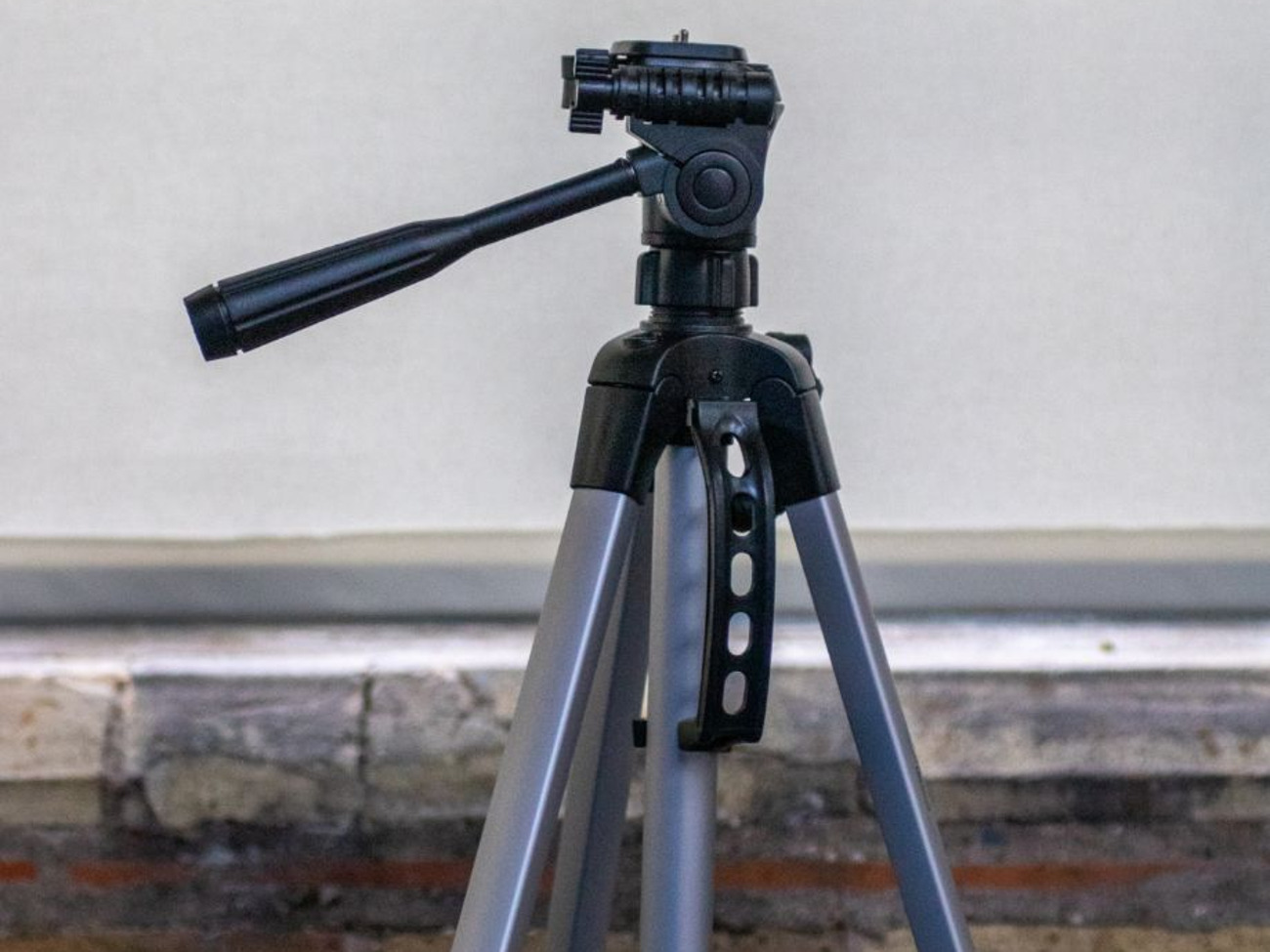 60inch lightweight tripod