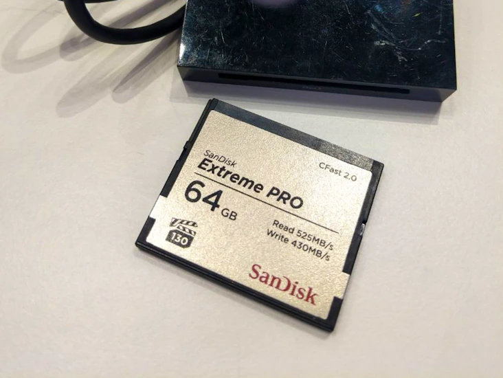 64gb cfast memory card + card reader