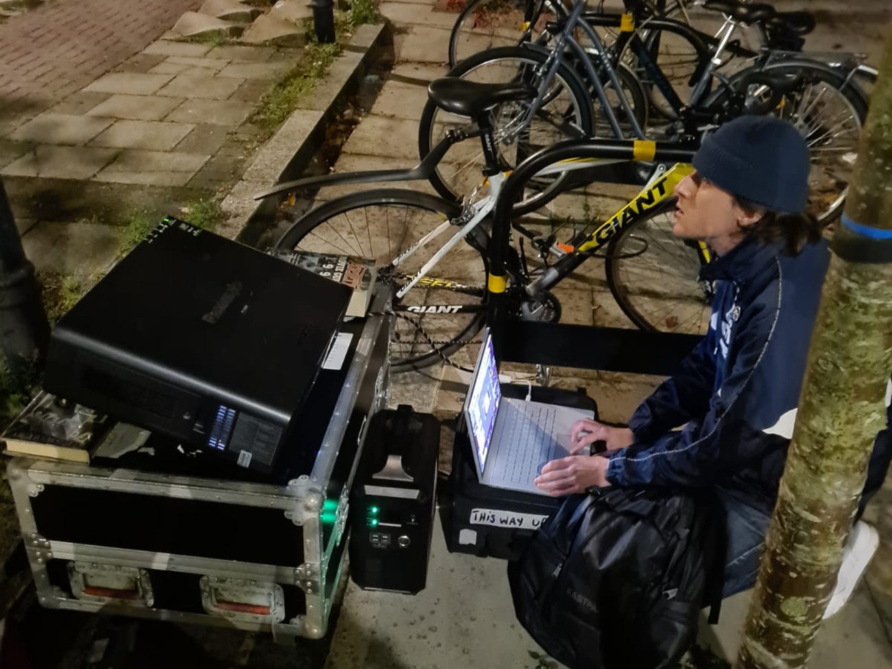 Projector 8000 lumen panasonic hd wuxga (ansi lumens)