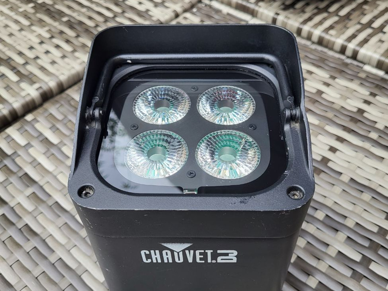 8x chauvet battery uplighters