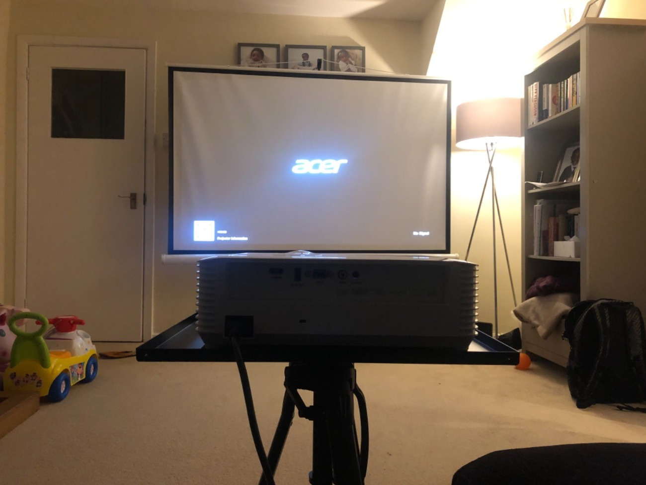 Acer projector and screen 