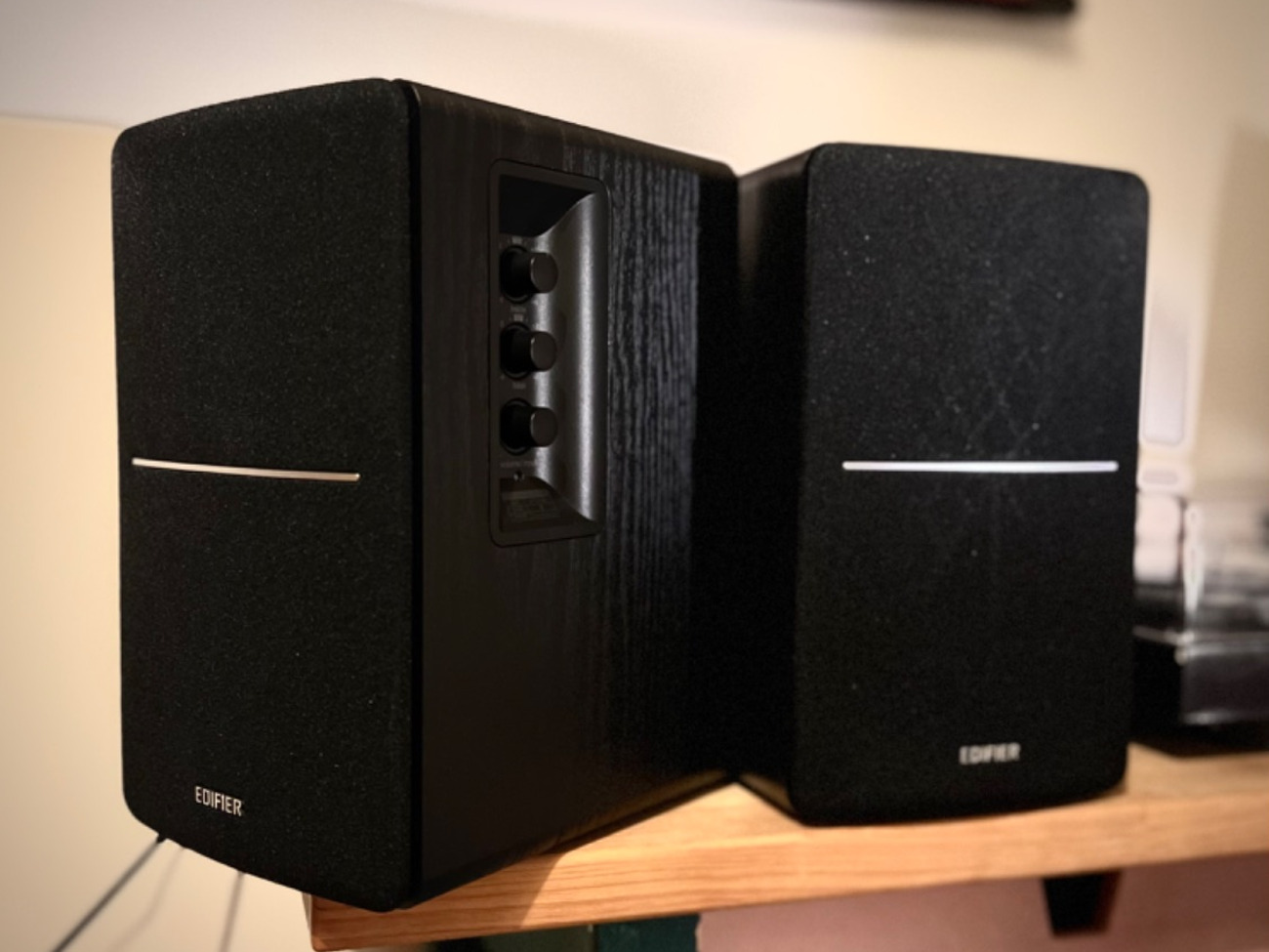 Active speakers with bluetooth - clear & loud sound