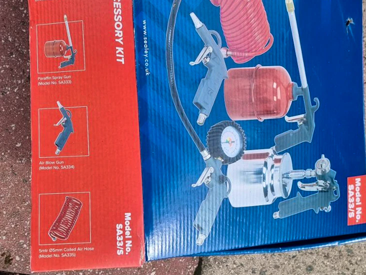 Air compressor + accesories