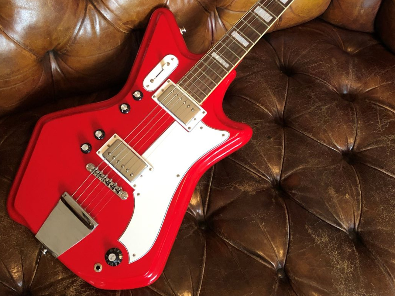 Airline 2p dlx electric guitar - just like jack white's