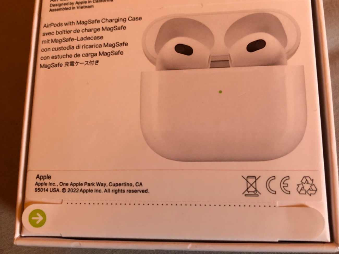Airpods (3rd generation) with magsafe charging case 