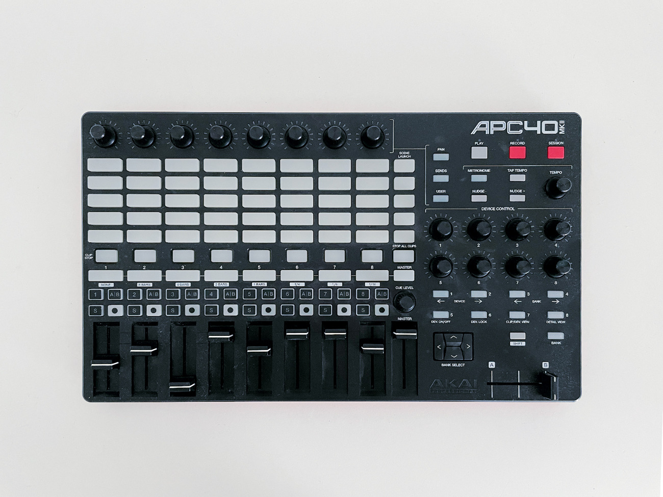 Akai professional apc40 mkii mixer midi controller