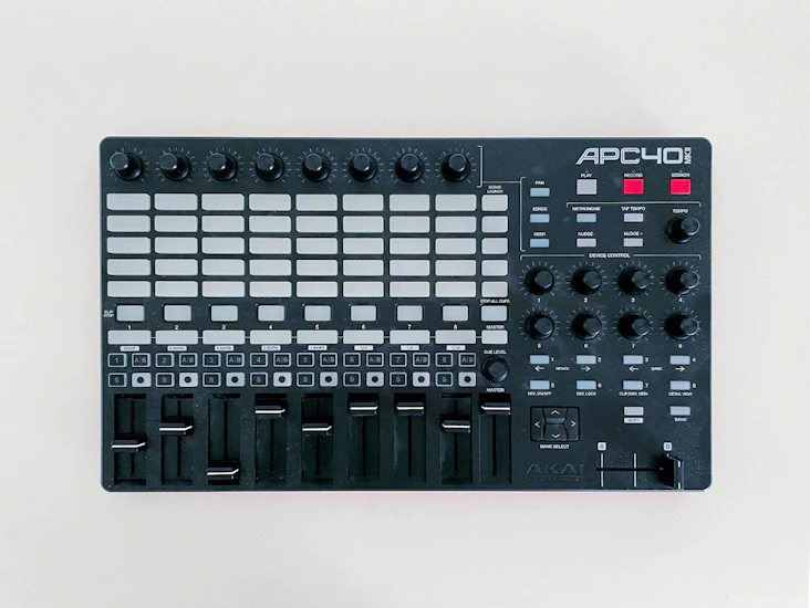 Akai professional apc40 mkii mixer midi controller
