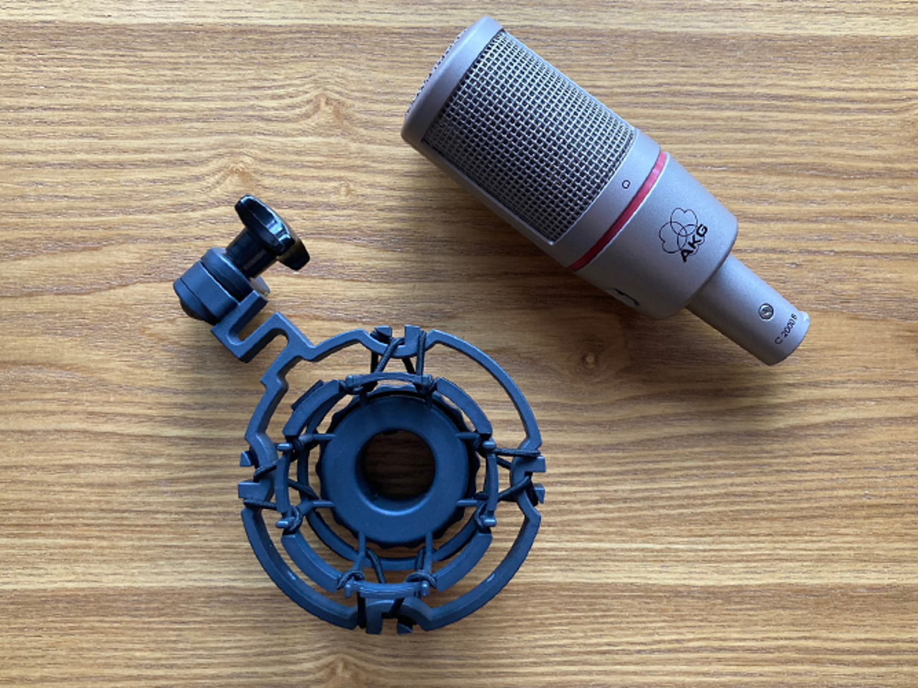 Akg c2000b studio condenser mic (can include stands/leads)
