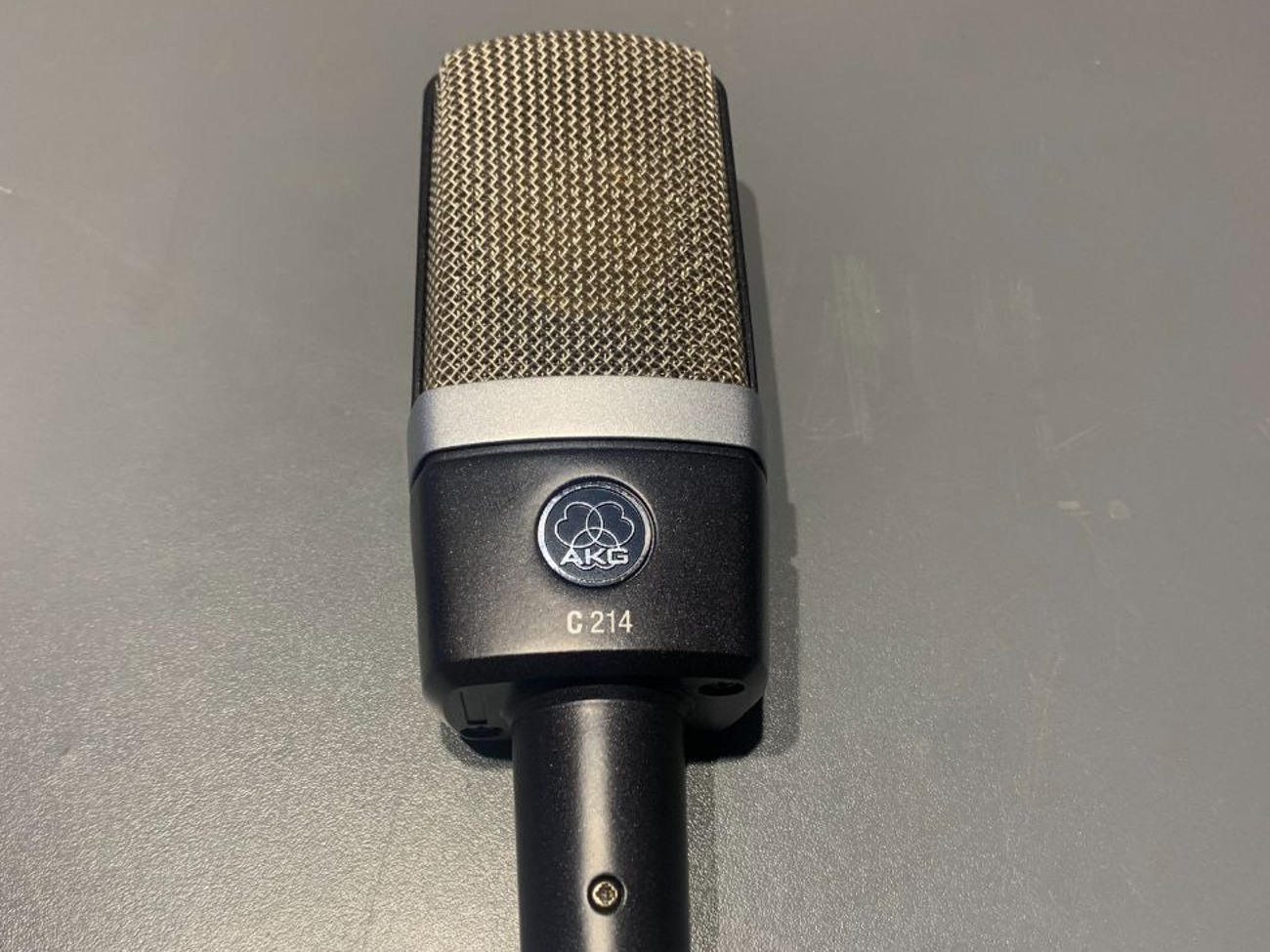 Akg c214 microphone 