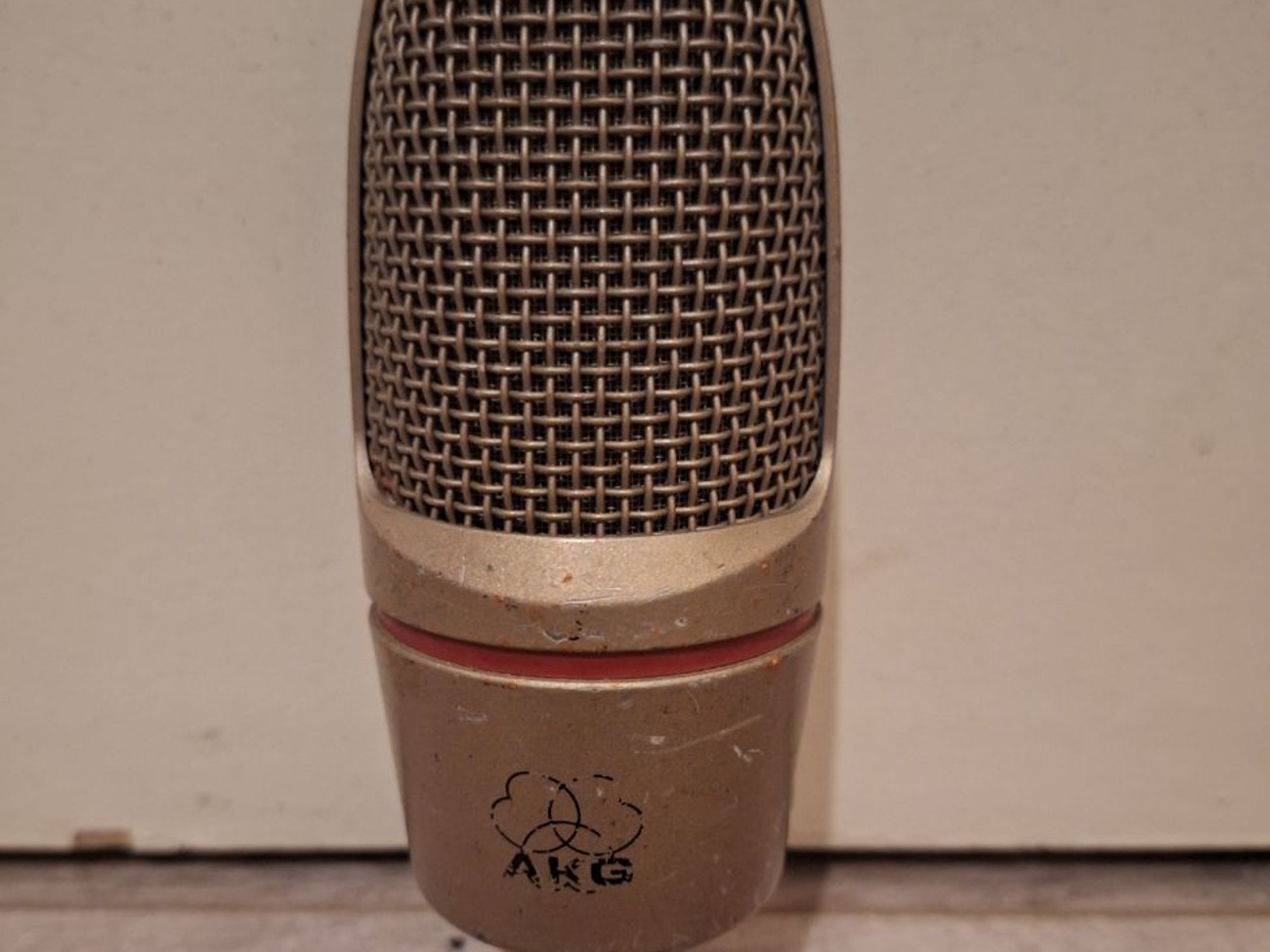 Outlet AKG Microphone C3000B