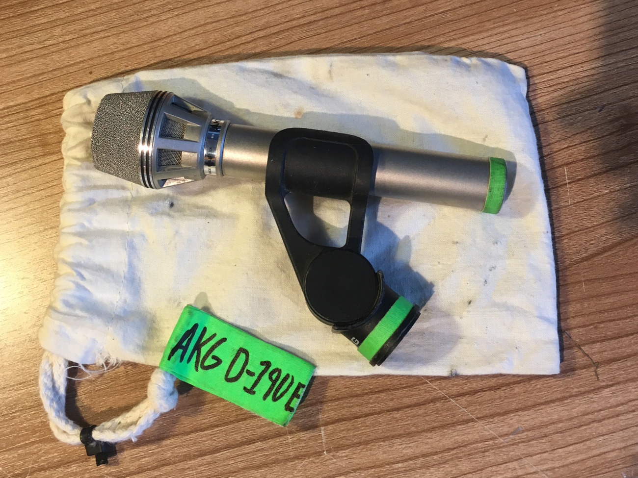 Akg d-190 e microphone (1)