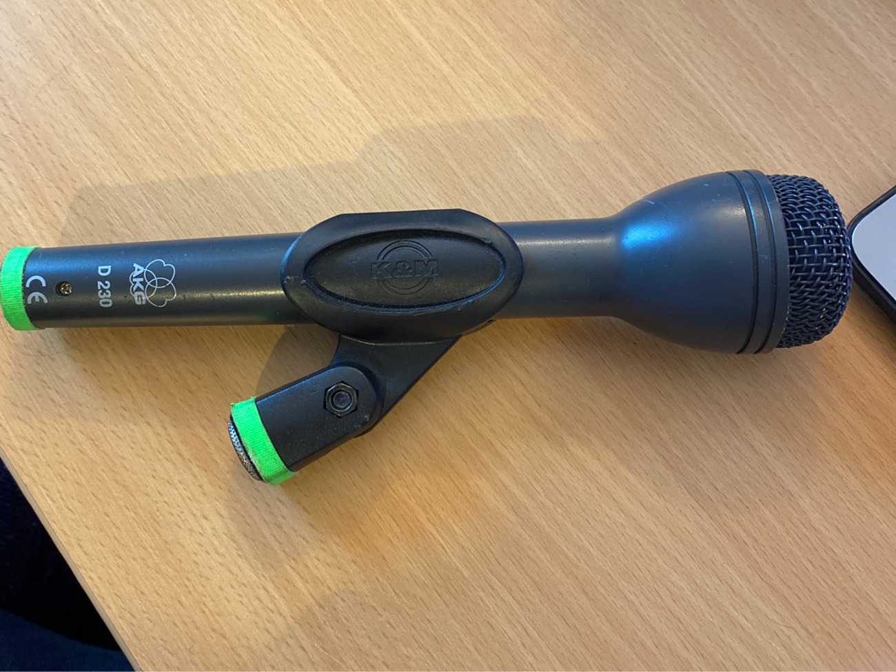 Akg d230 microphone (1)