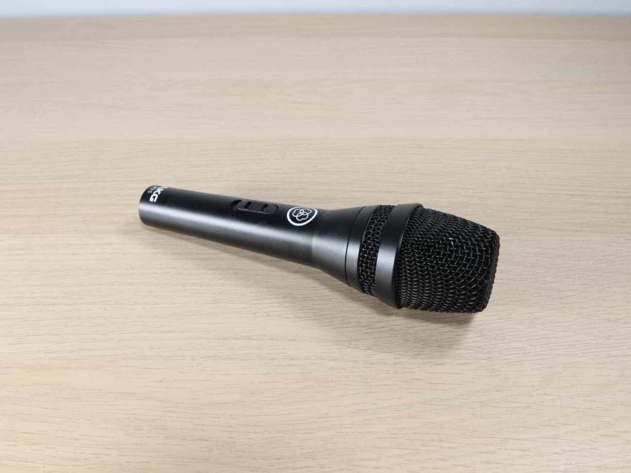 Akg p3 s dynamic vocal microphone