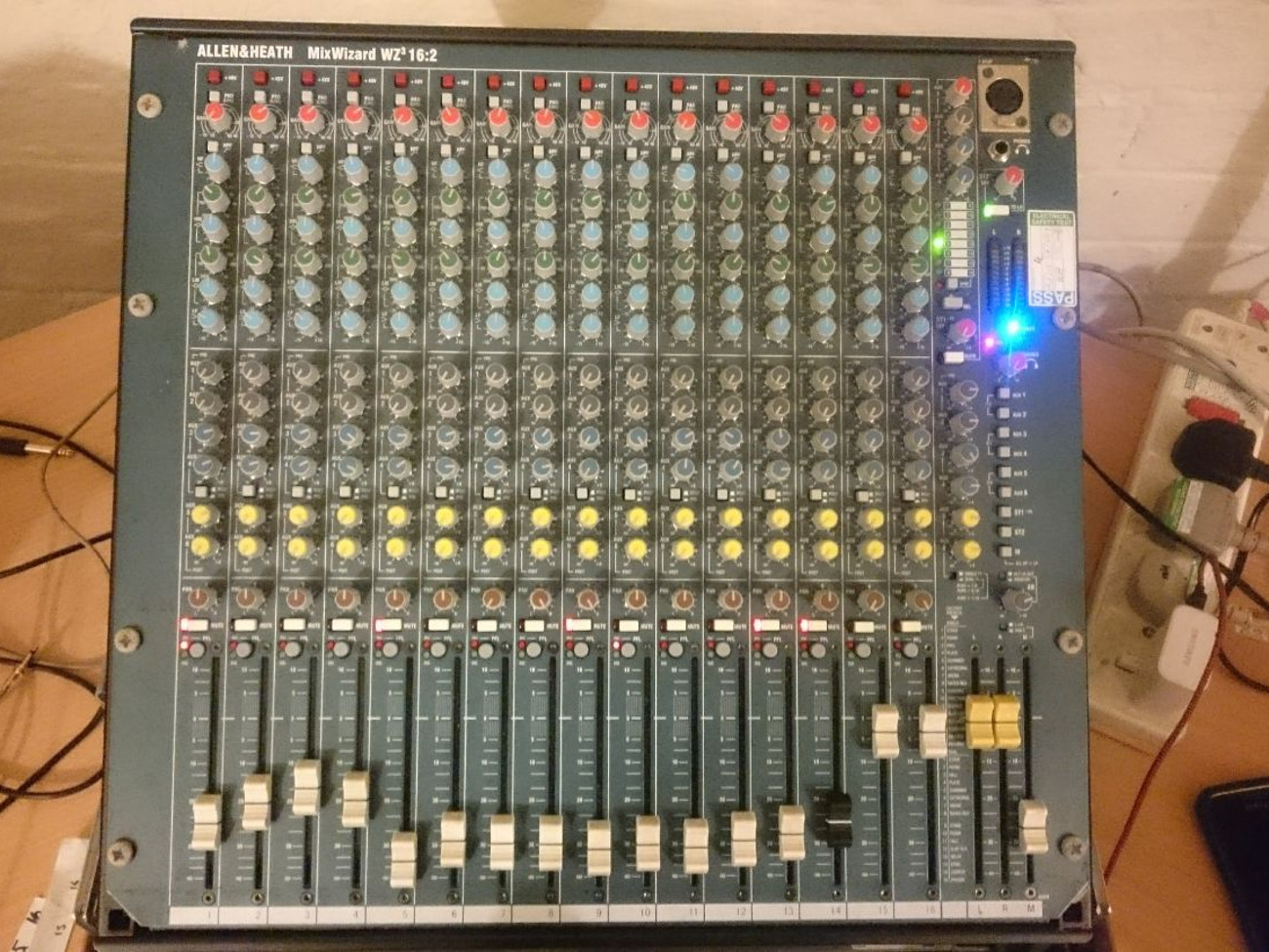 Allen & heath mixwizard wz3 16 channel mixer