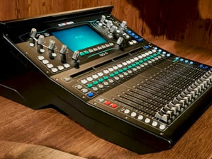 Allen & heath sq5 digital mixer