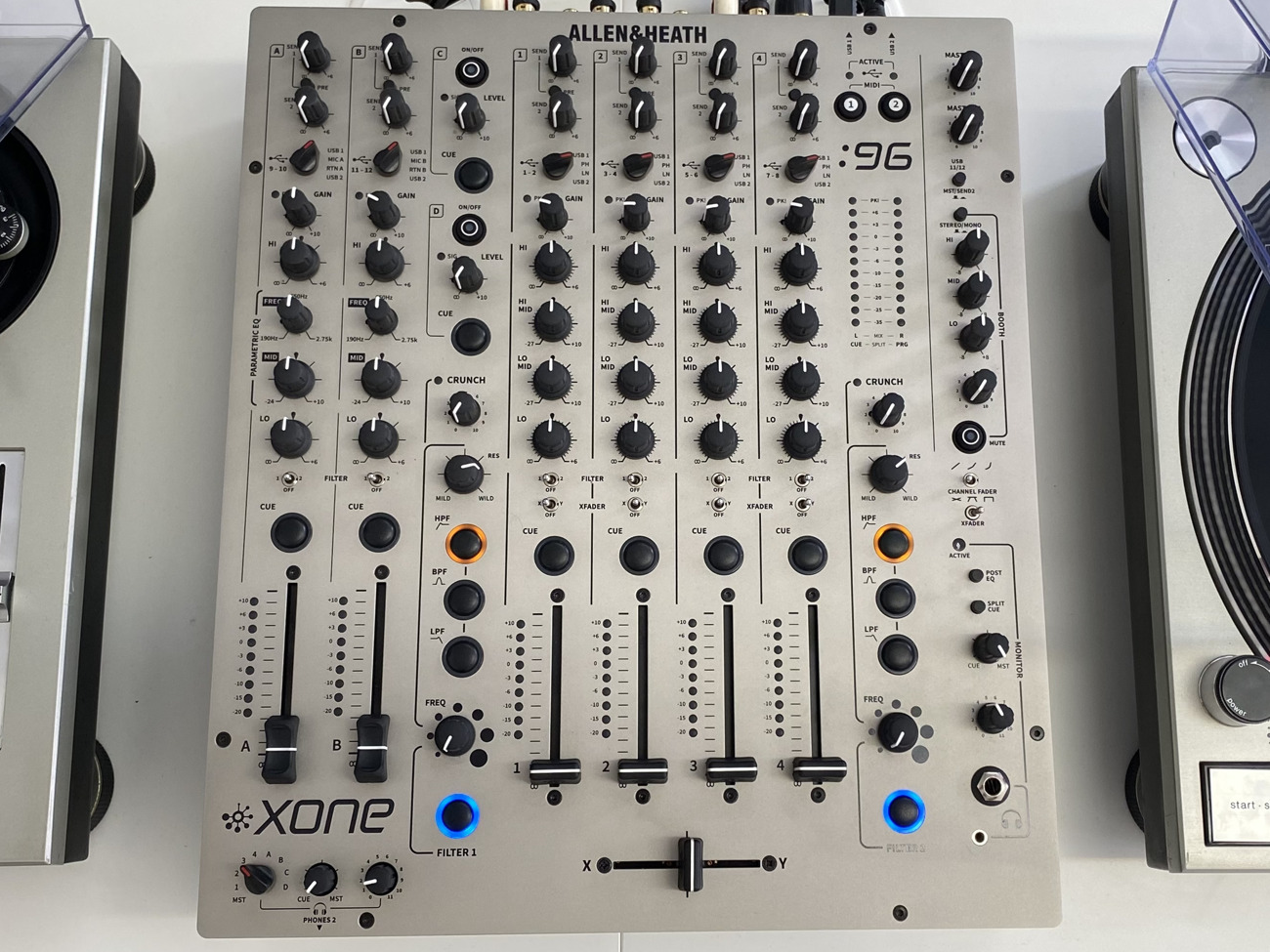 Allen & heath xone 96 dj mixer