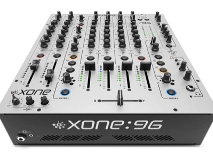 Allen & heath xone 96 mixer