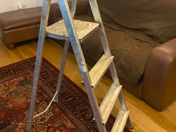 Aluminium step ladder