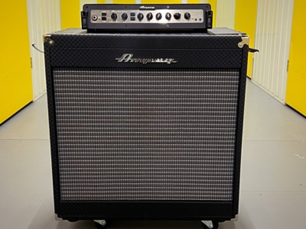 Ampeg portaflex flip top bass amp (on wheels)