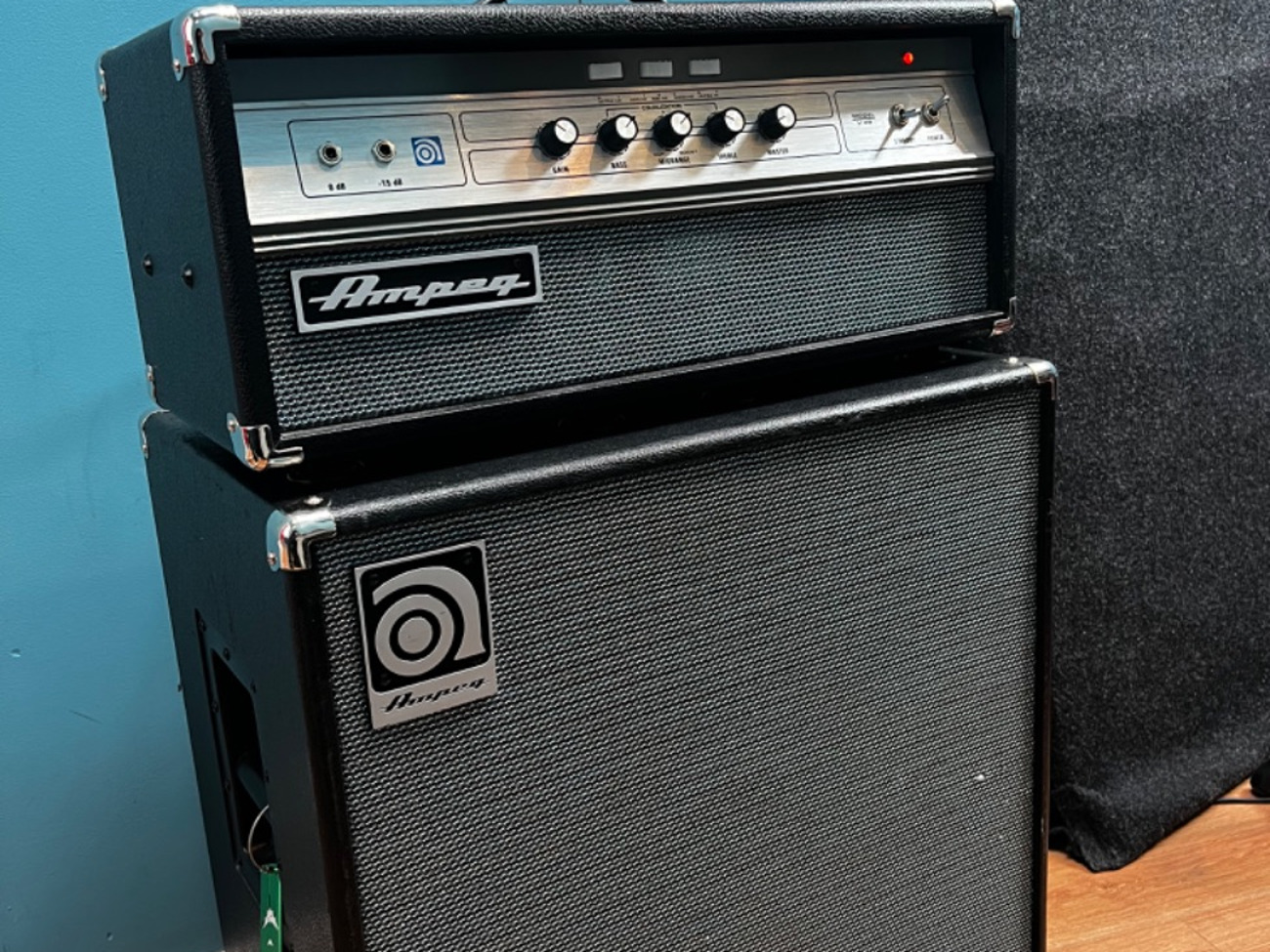Ampeg v4b with matching 2x12 cab 