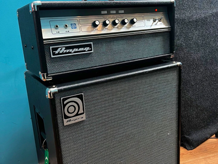 Ampeg v4b with matching 2x12 cab