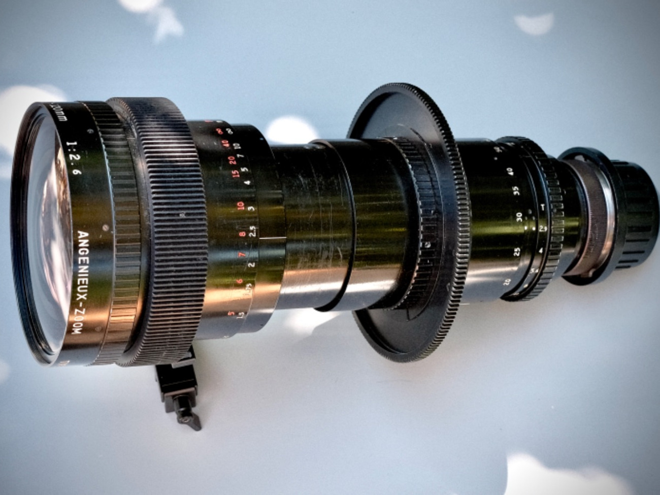 Angenieux 20-120 t2.9 / f2.6 vintage cine zoom lens 
