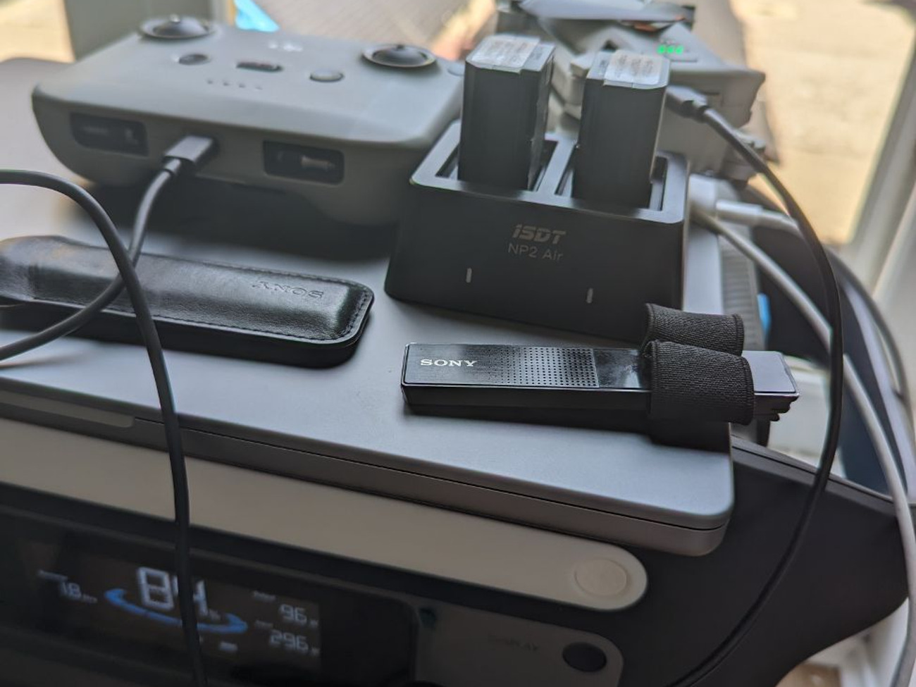 Anker powerhouse 767 / solix f2000 + 2 x solar panels