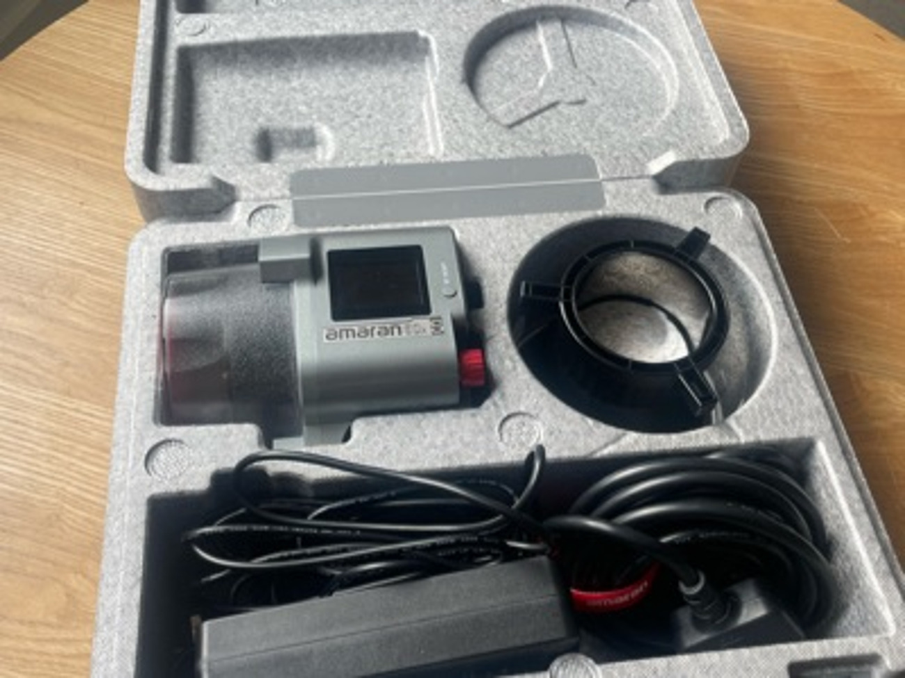Aperture amaran 60x s lighting kit 