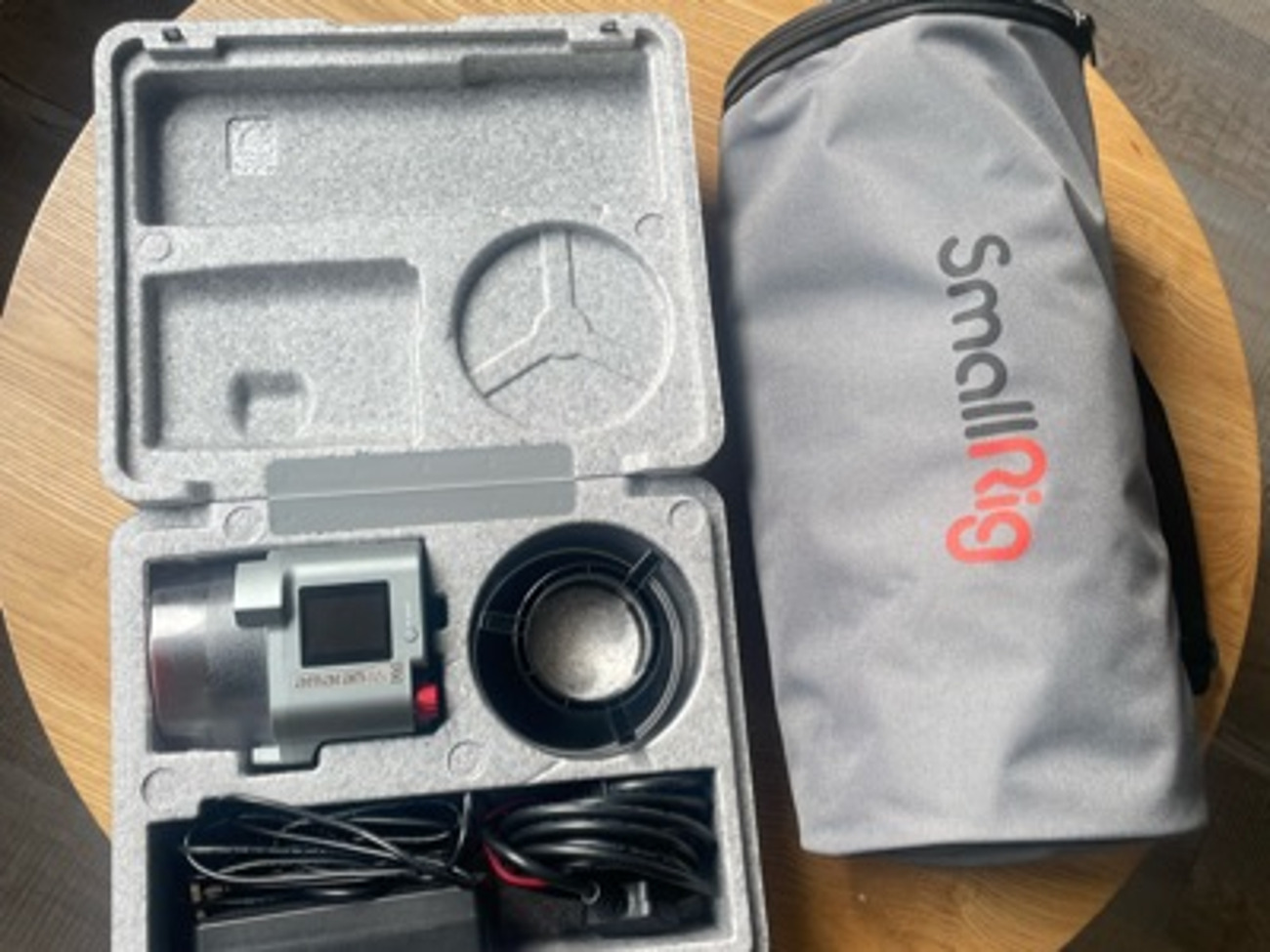 Aperture amaran cob 60x s kit w/ smallrig parabolic softbox