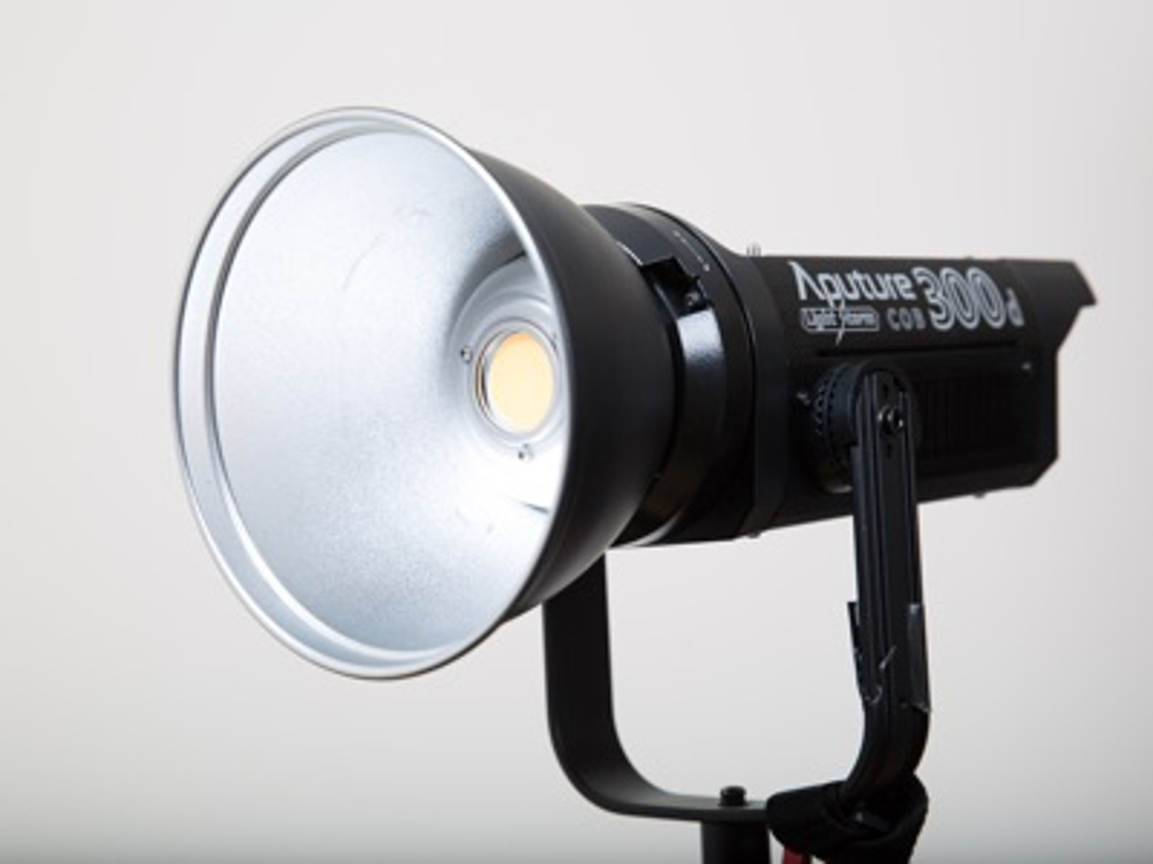 Aperture lightstorm 300d