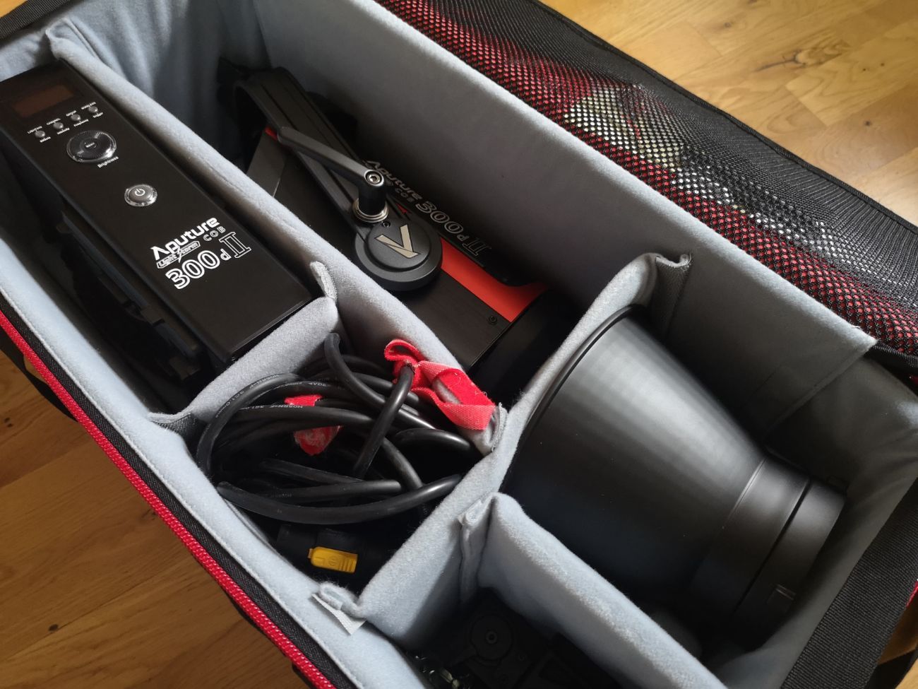 Apurture 300d ii continuous light led video