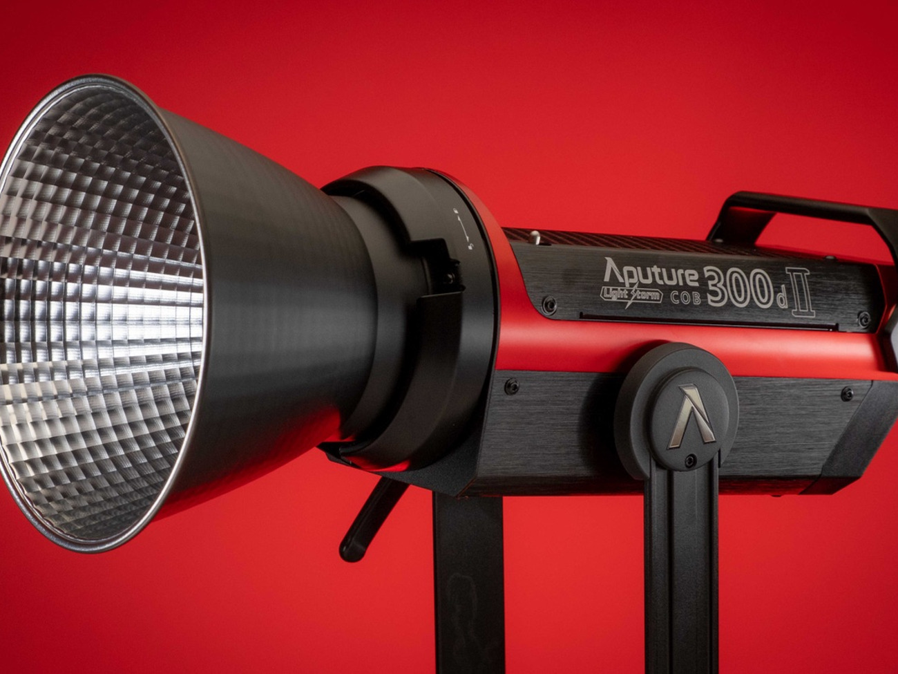 Apurture 300d ii video light kit + soft box + stand