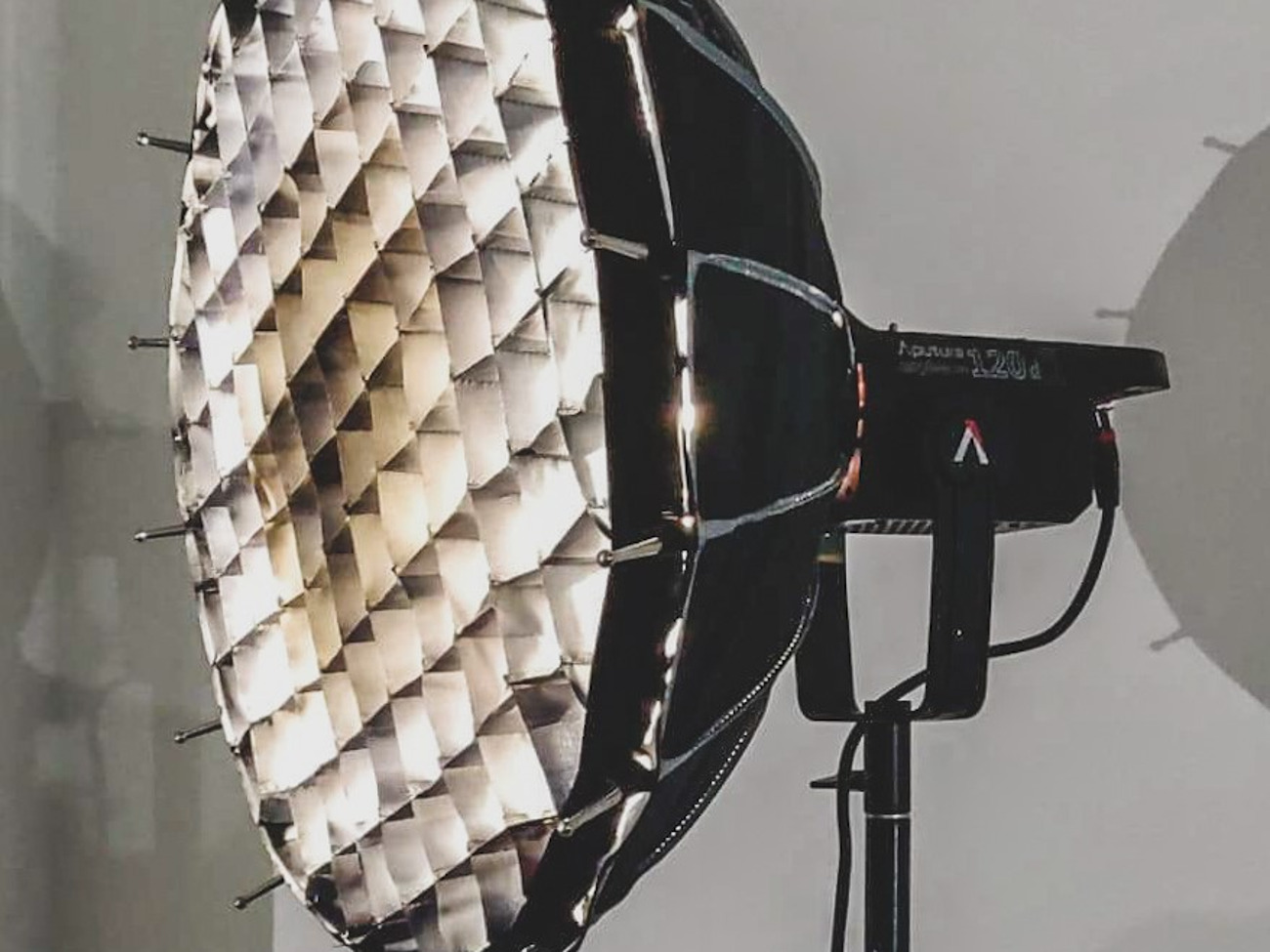 Aputure 120d mk ii led video light 