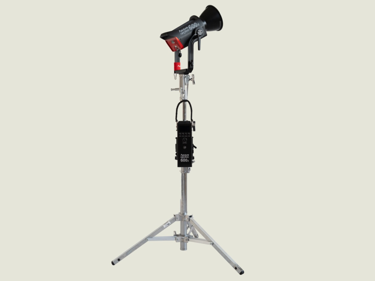 Aputure 600d continuous led cob light + kupo stand bundle