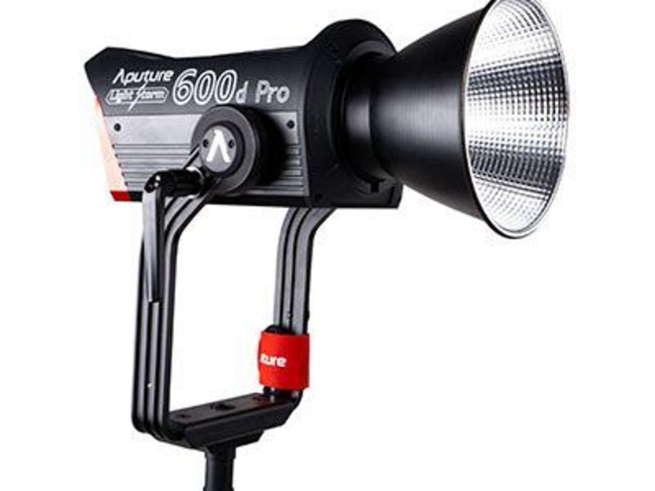 Aputure 600d pro with f10 fresnel