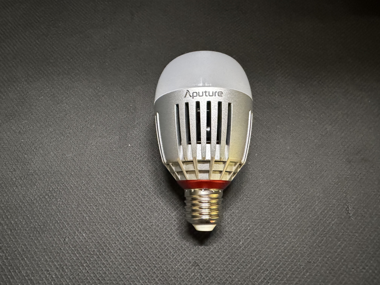 Aputure accent b7c rgbww led smart bulb