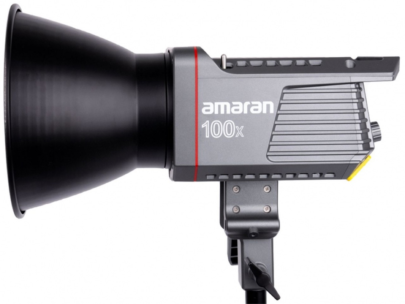 Aputure amaran 100x with se light dome.