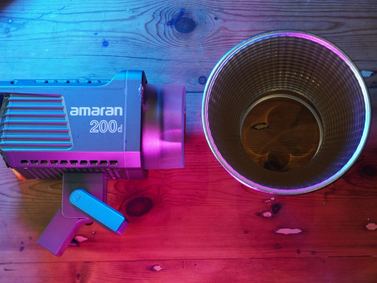 Aputure amaran 200d