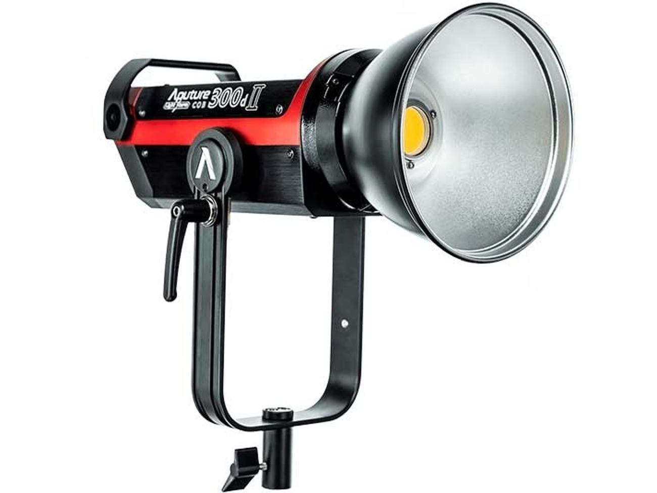 Aputure c300d ii w/ light dome mini