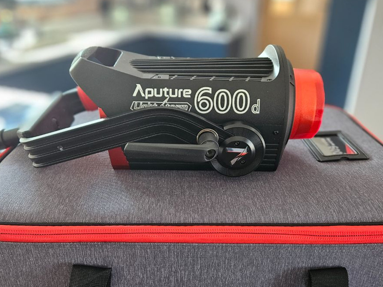 Aputure lighting package (600d, 300d, 120d, 60x)