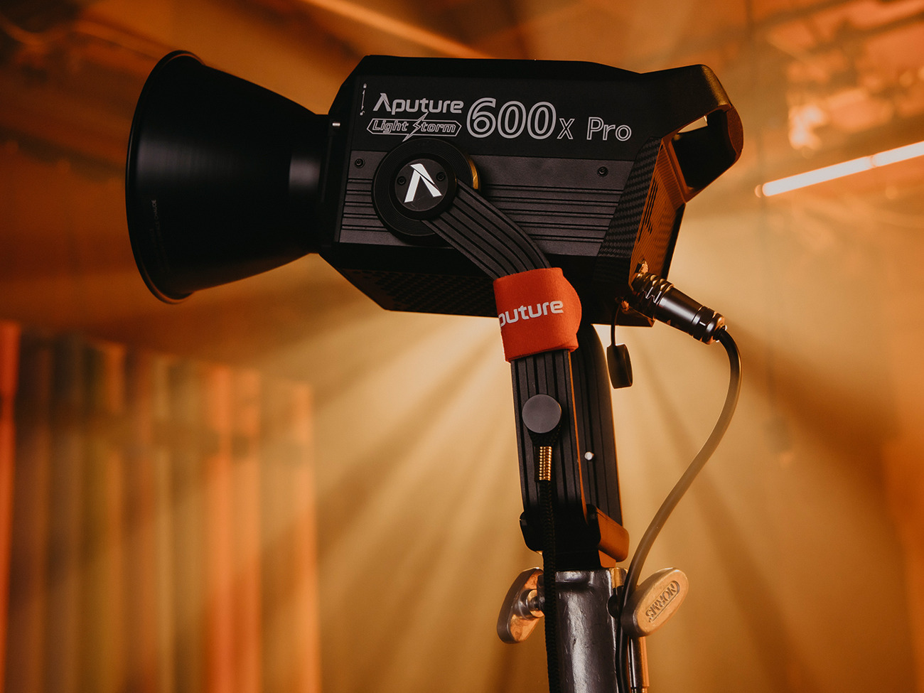 Aputure ls 600x pro led light