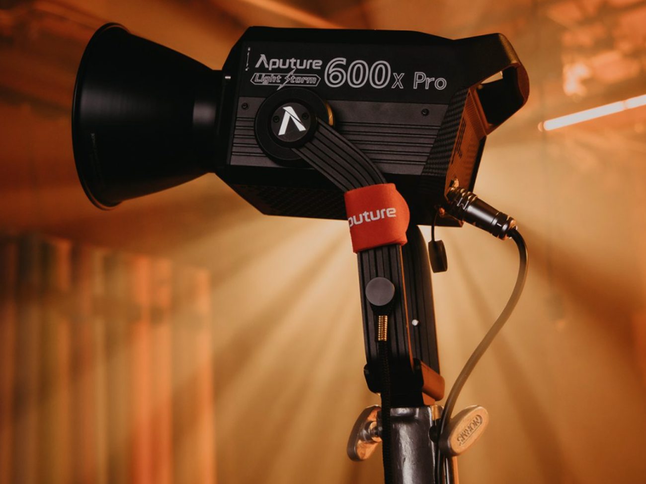 Aputure 600x softbox lighting kit (with dome or lantern)