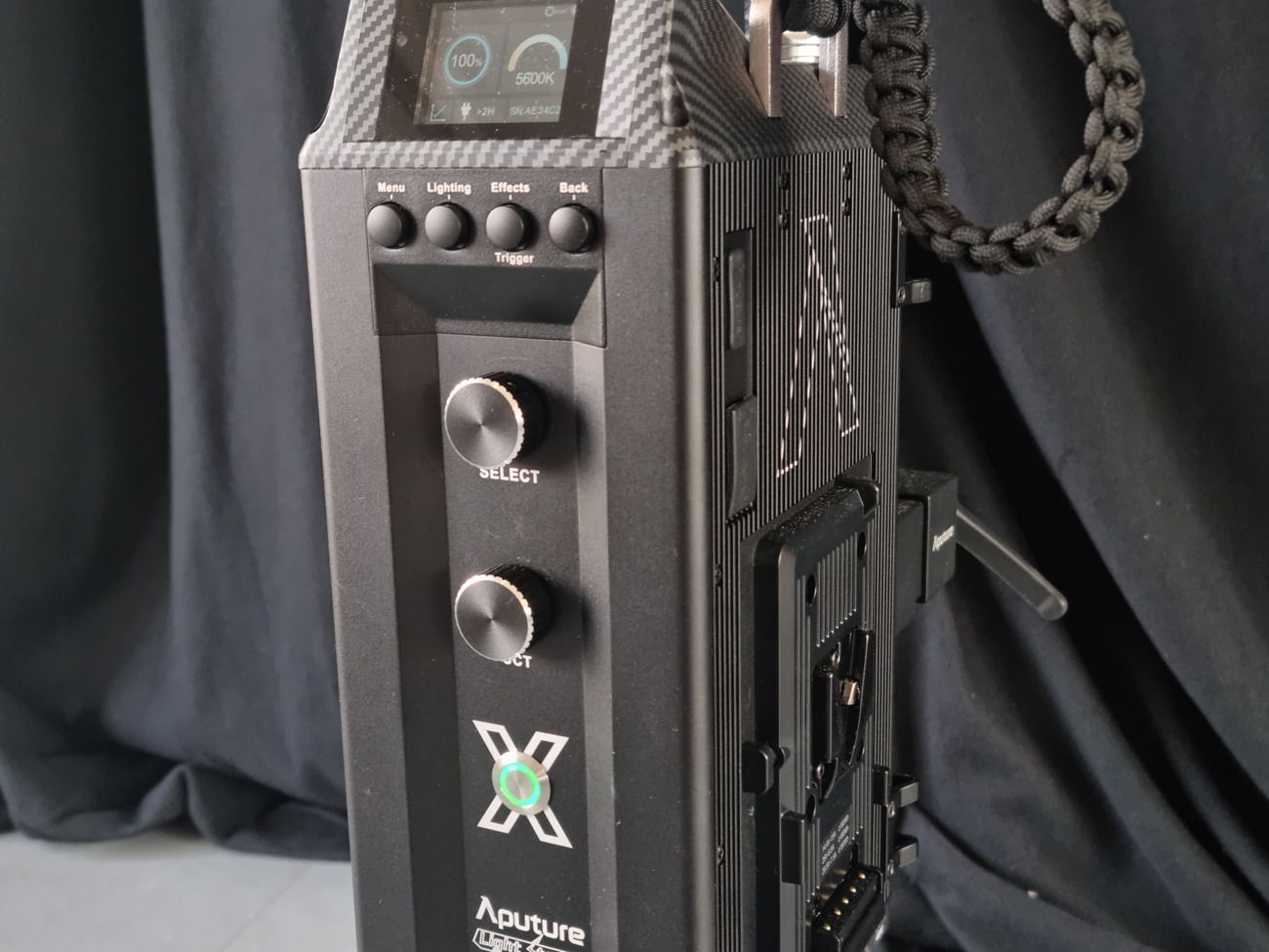 Aputure ls 600x pro v-mount including - c stand and 2 x v lock batts