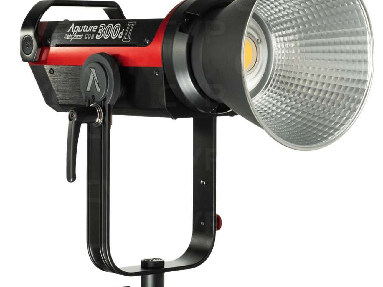 Aputure ls c300d mark ii - uk + neewer 260cm stainless steel light stand