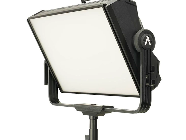 Aputure nova p300c + soft box kit - brighton hire rental