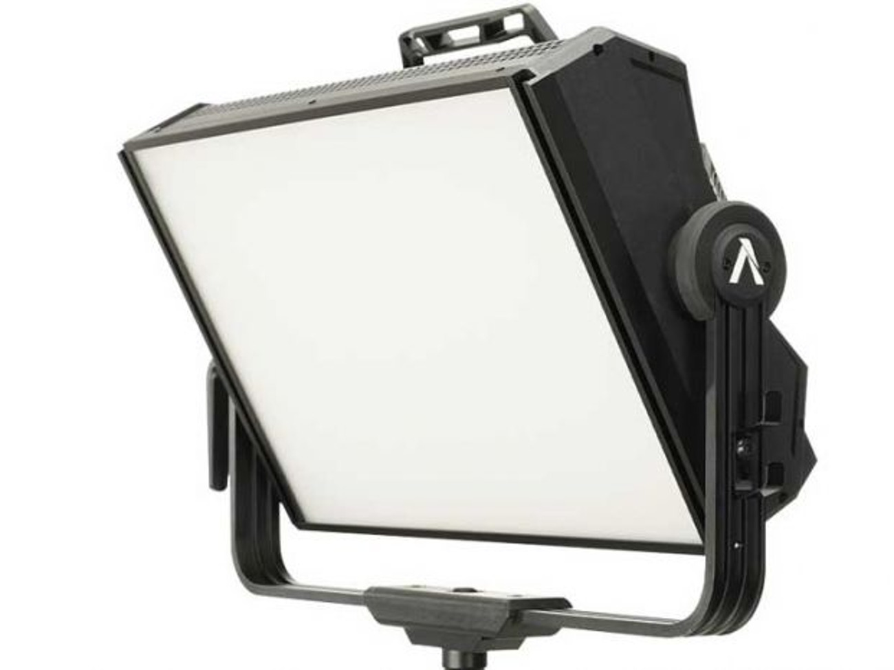 Aputure nova p300c rgbw panel in hard case