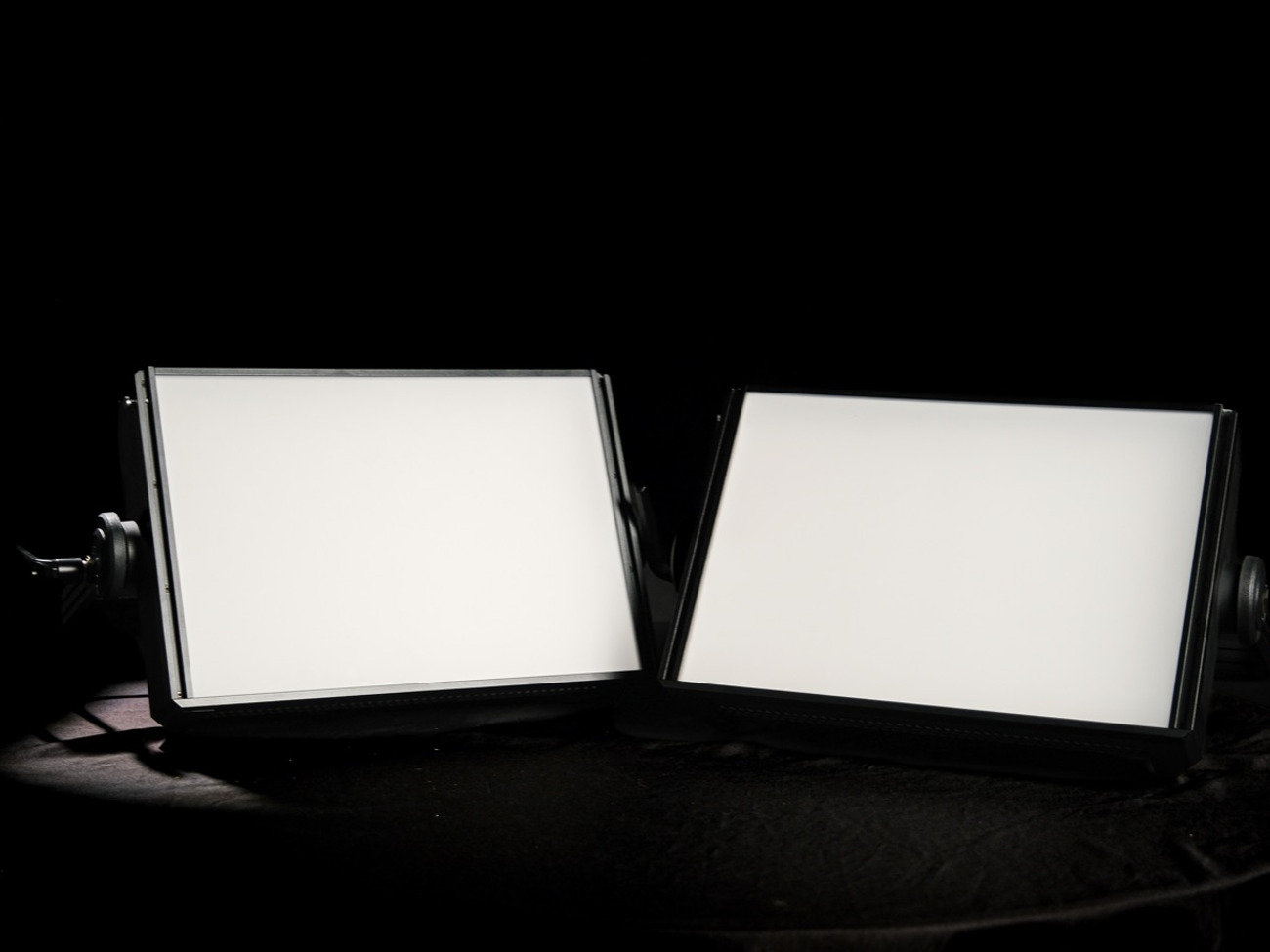 Aputure nova p300c x2
